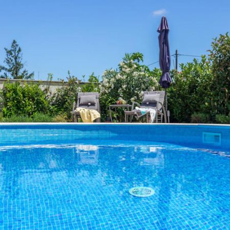 Studio Apartment With Pool Pula Exterior photo