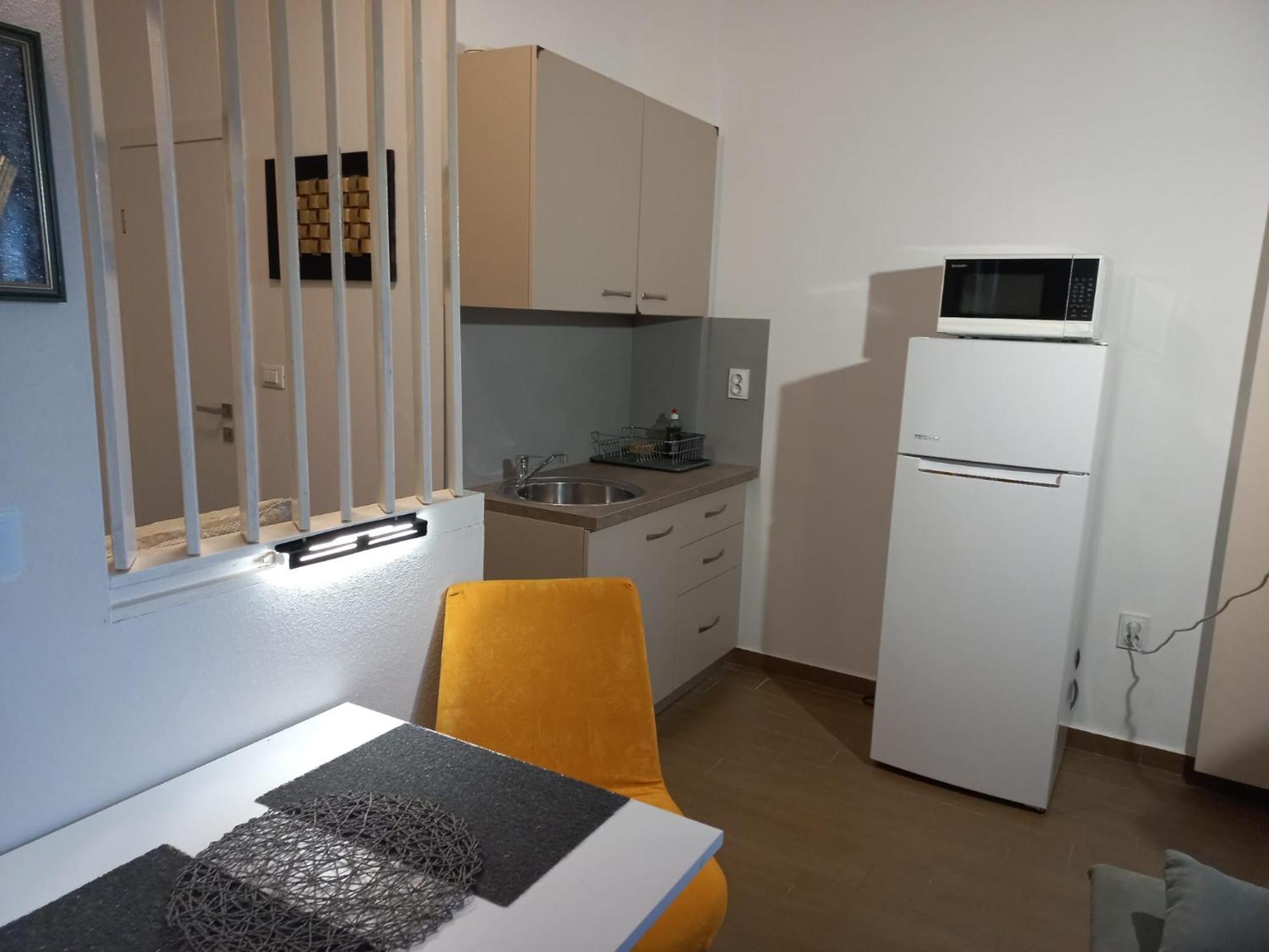 Studio Apartment With Pool Pula Exterior photo