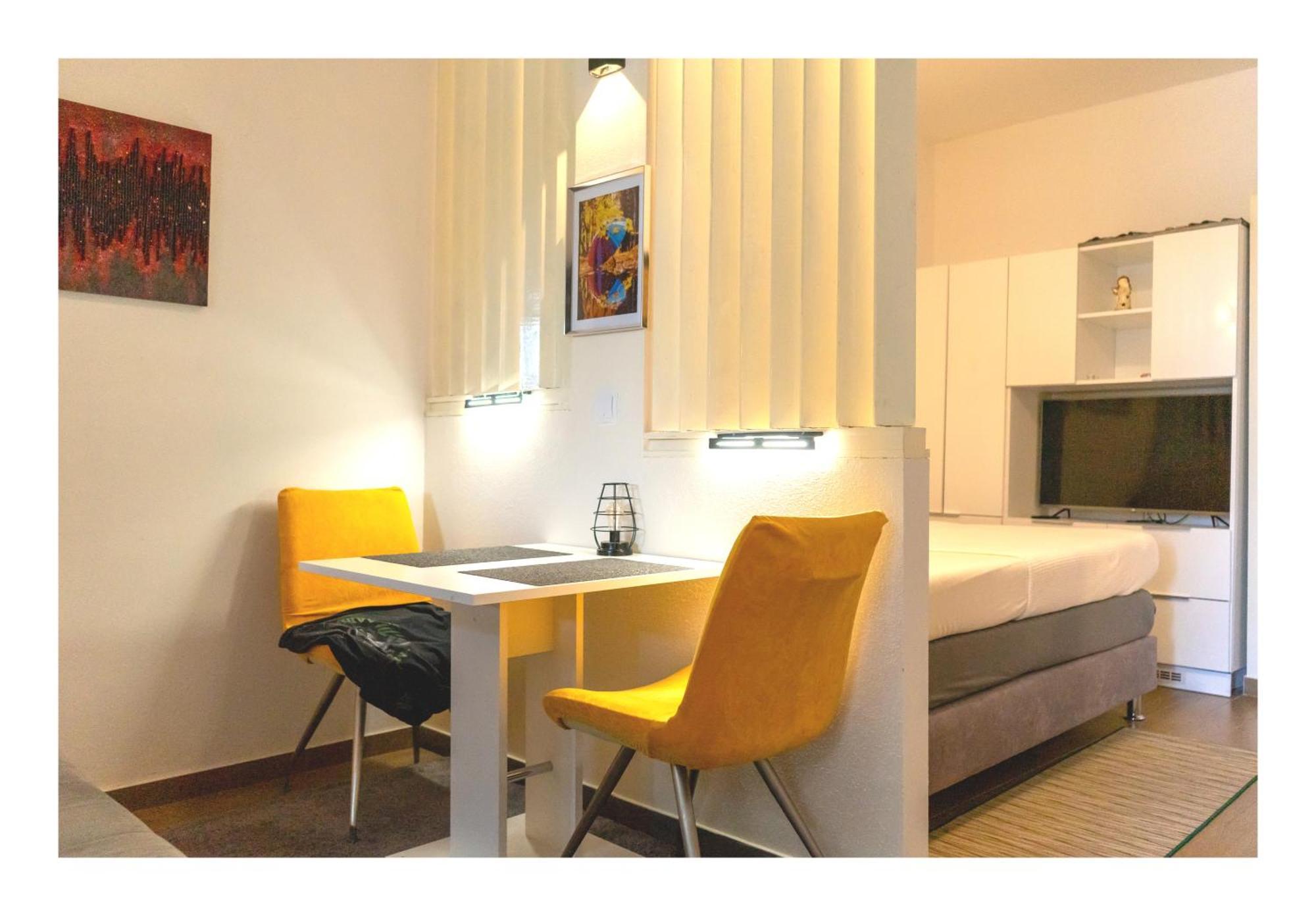 Studio Apartment With Pool Pula Exterior photo